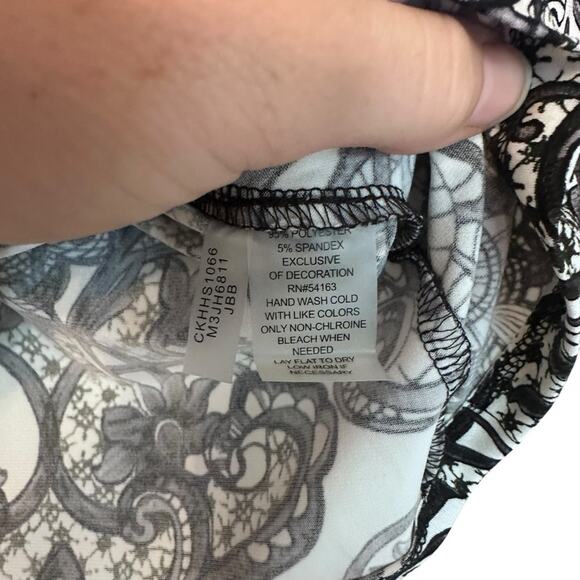 Calvin Klein Long Sleeve V-Neck Blouse Gold Accent - Picture 5 of 6